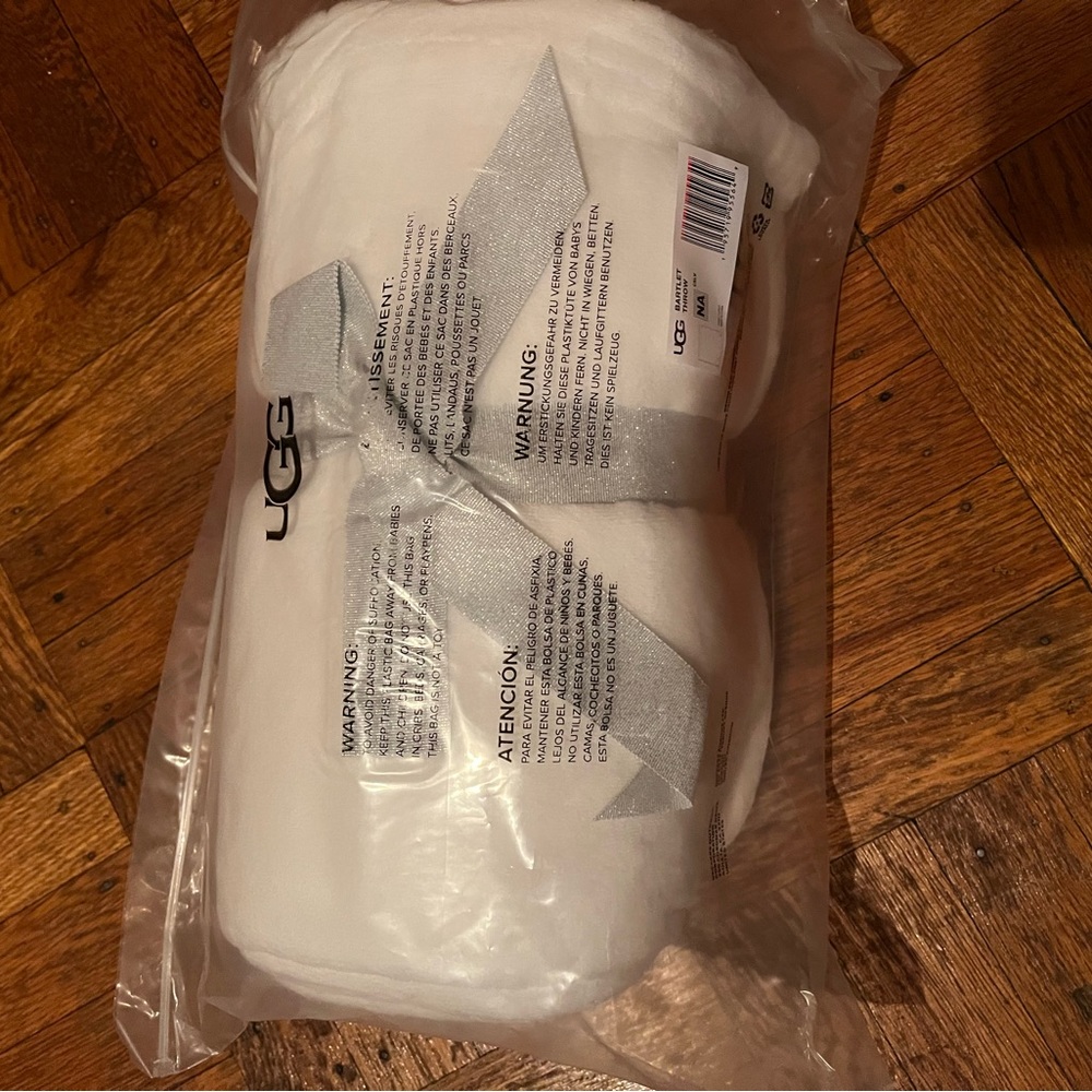 Uggs Bartlet blanket